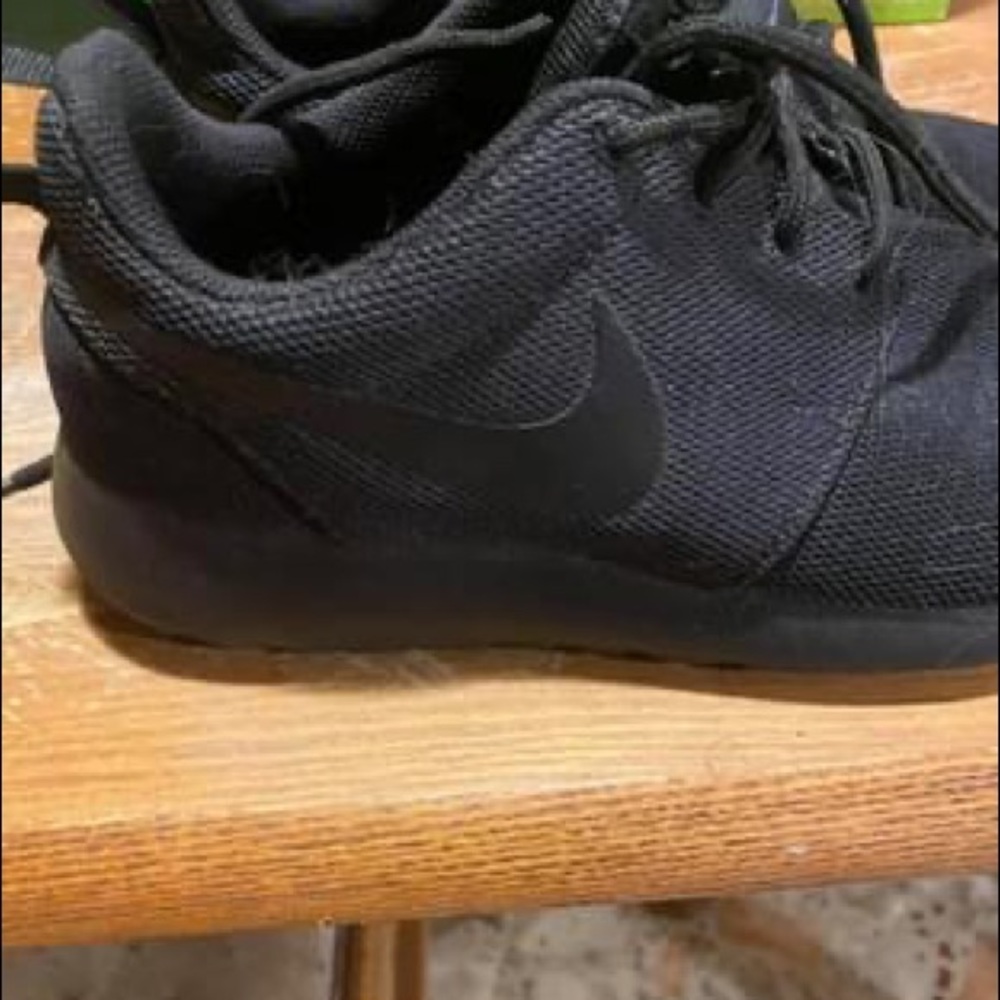 Black nikes
